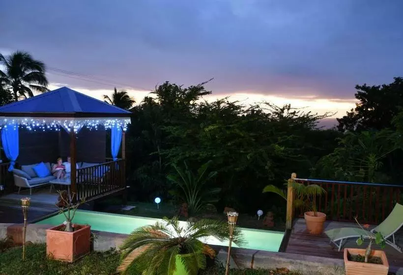 تختخواب و صبحانه Bungalow La Tortue Bleue