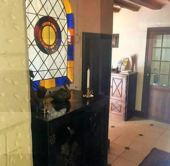 تختخواب و صبحانه Manoir De La Rémonière