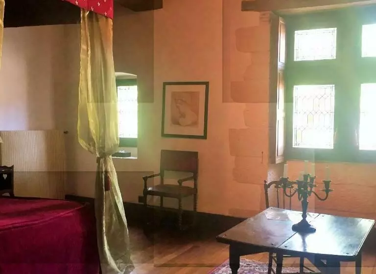 تختخواب و صبحانه Manoir De La Rémonière