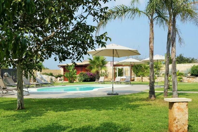 ペンション Masseria Prontera With Pool