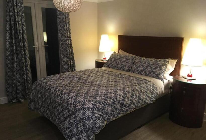 פנסיון The Annexe At Asbit Lodge