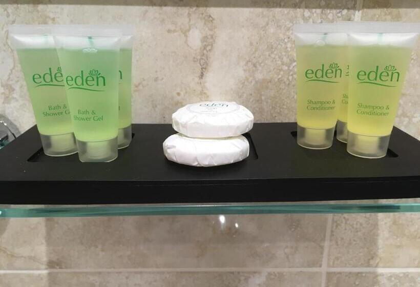 פנסיון The Annexe At Asbit Lodge