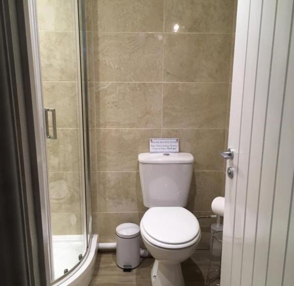 פנסיון The Annexe At Asbit Lodge