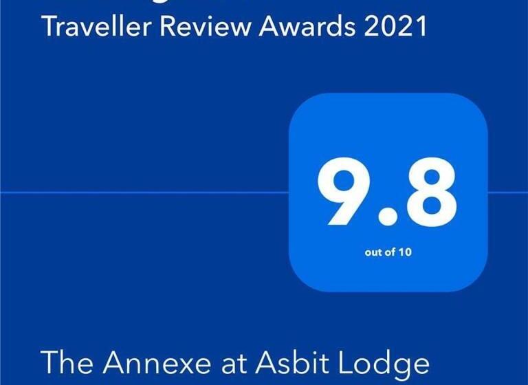 פנסיון The Annexe At Asbit Lodge