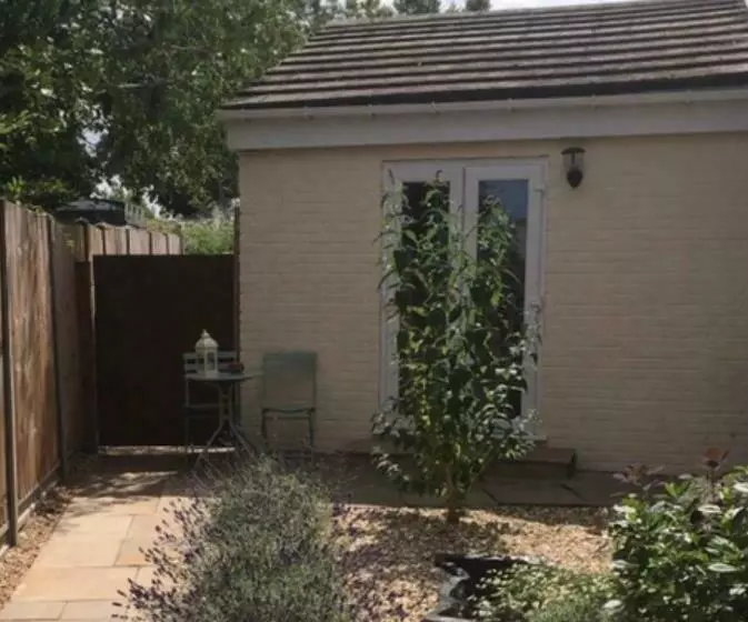 ペンション The Annexe At Asbit Lodge