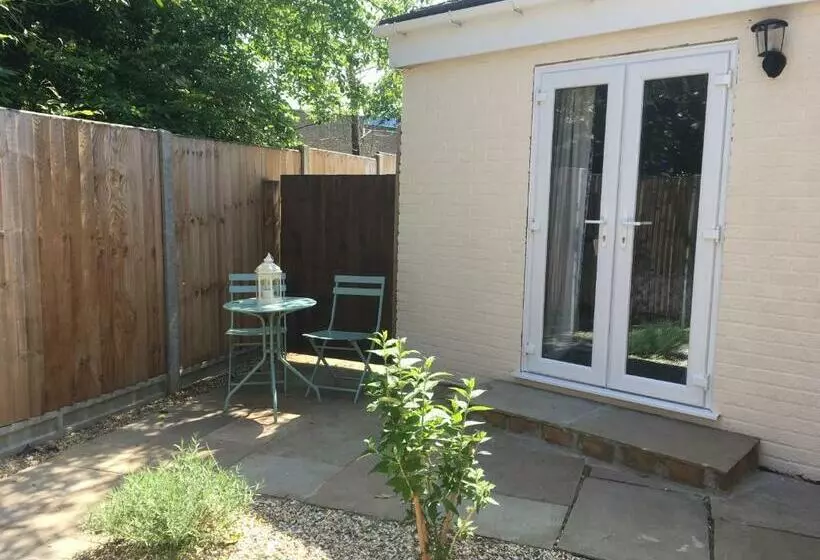 ペンション The Annexe At Asbit Lodge