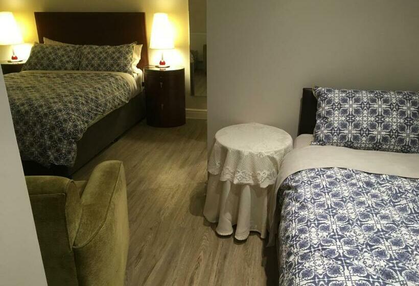 פנסיון The Annexe At Asbit Lodge