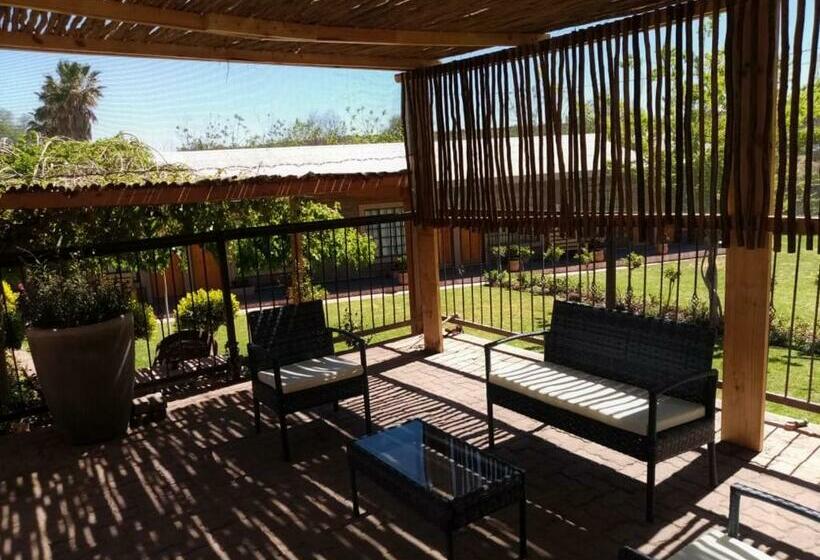 פנסיון Wisteria Lane Guesthouse