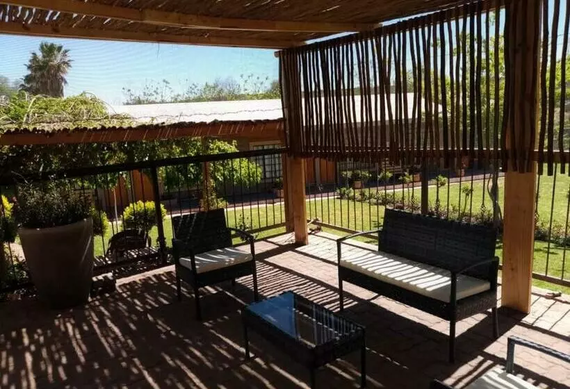 ペンション Wisteria Lane Guesthouse