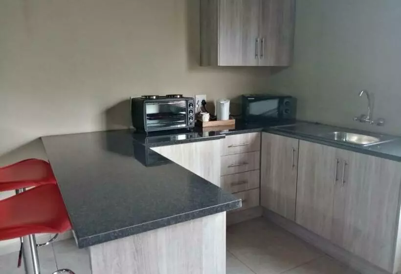 ペンション Wisteria Lane Guesthouse