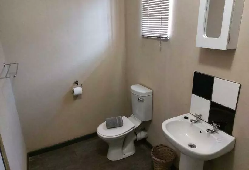 ペンション Wisteria Lane Guesthouse