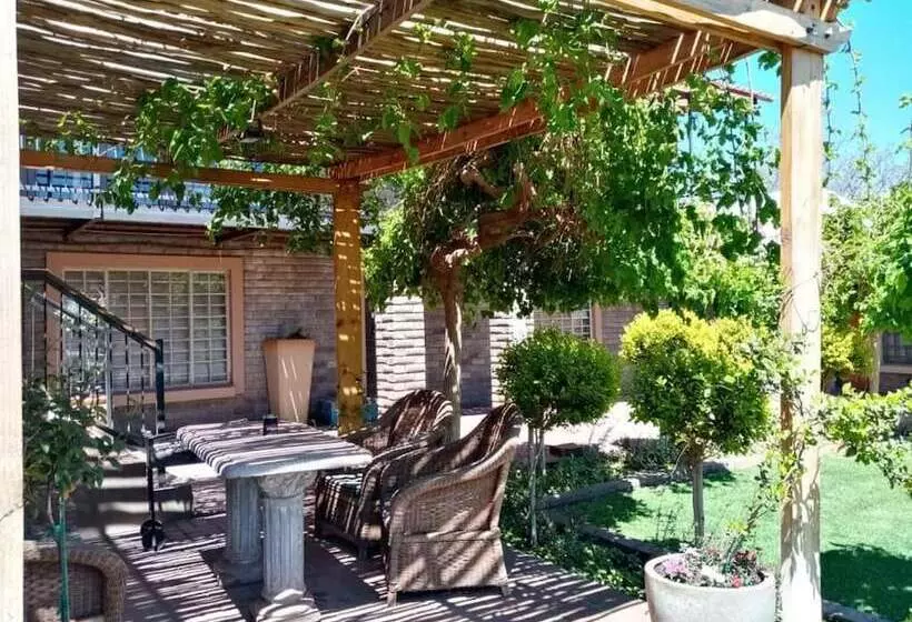 ペンション Wisteria Lane Guesthouse