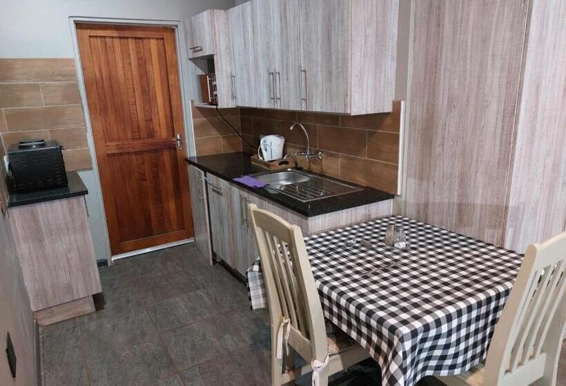 פנסיון Wisteria Lane Guesthouse