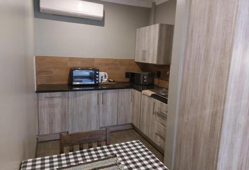 פנסיון Wisteria Lane Guesthouse