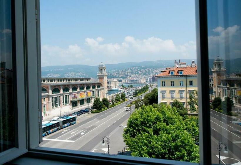 هاستل Controvento