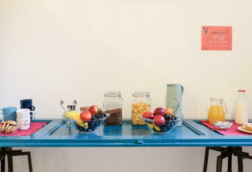 هاستل Controvento