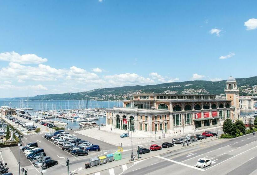 هاستل Controvento