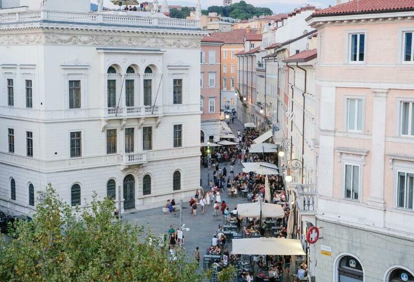 هاستل Controvento