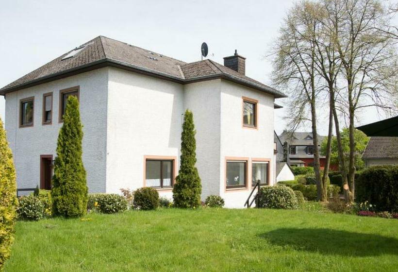 مبيت وإفطار Altes Forsthaus