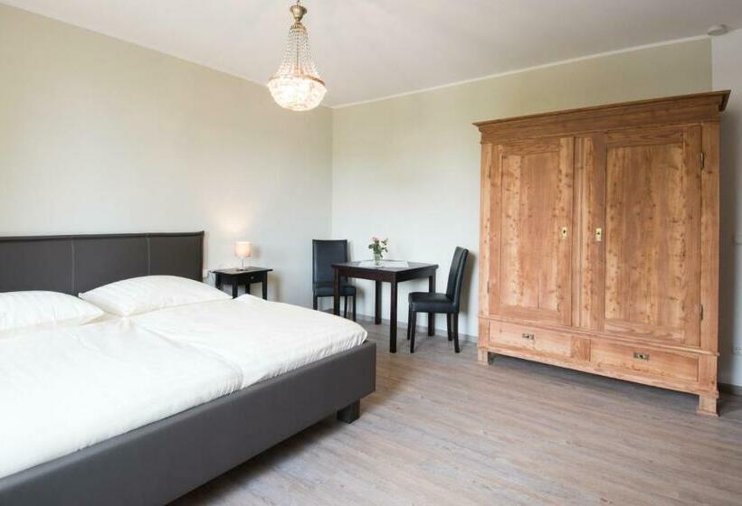 مبيت وإفطار Altes Forsthaus