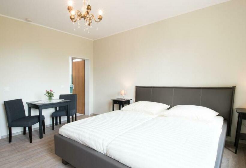 مبيت وإفطار Altes Forsthaus