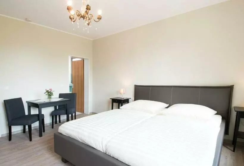 Aamiaismajoitus (B&B) Altes Forsthaus