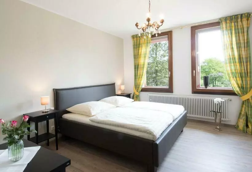 Aamiaismajoitus (B&B) Altes Forsthaus