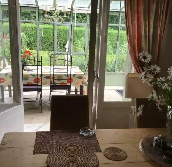 Aamiaismajoitus (B&B) Cour Tholmer