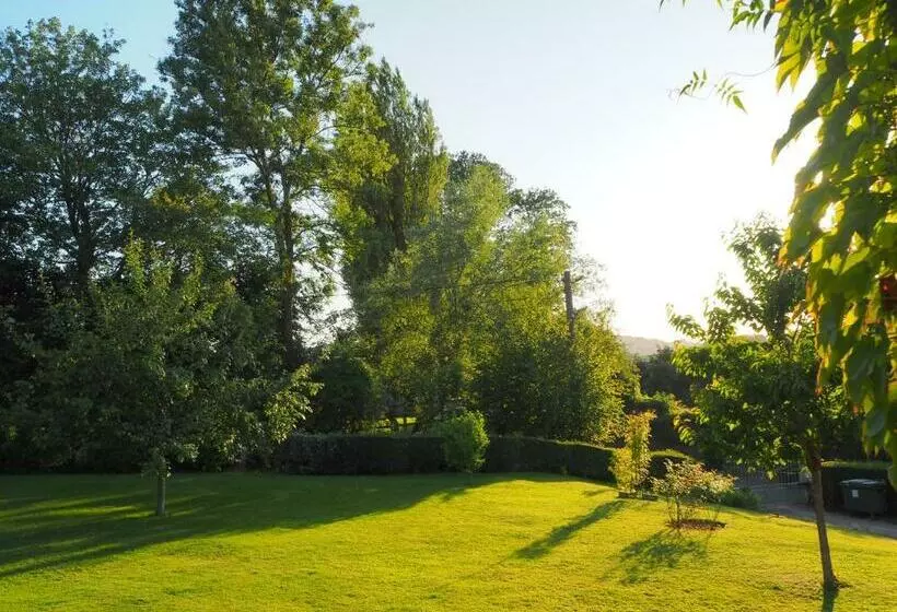 Aamiaismajoitus (B&B) Cour Tholmer