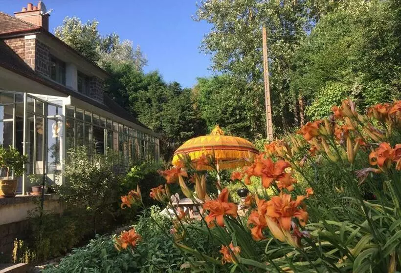 Aamiaismajoitus (B&B) Cour Tholmer