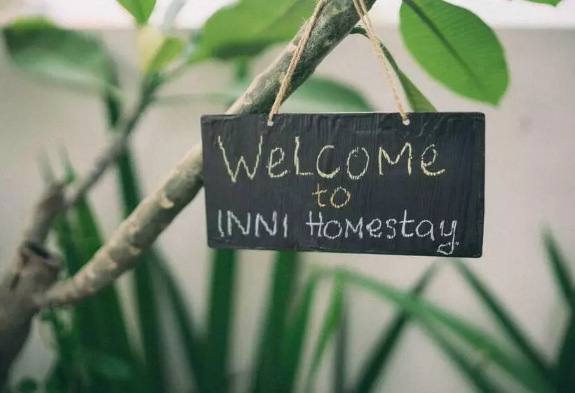 تختخواب و صبحانه Inni Homestay