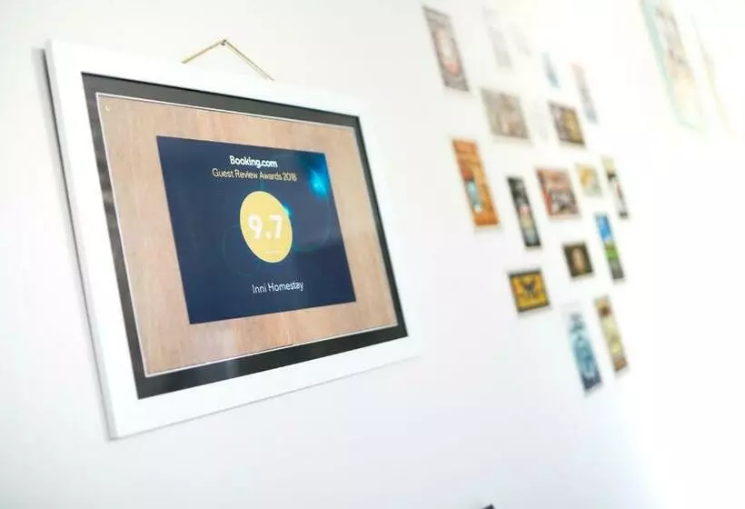 تختخواب و صبحانه Inni Homestay