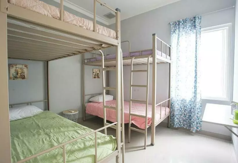 تختخواب و صبحانه Inni Homestay