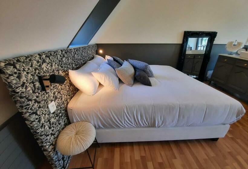 تختخواب و صبحانه La Bergerie De Lives