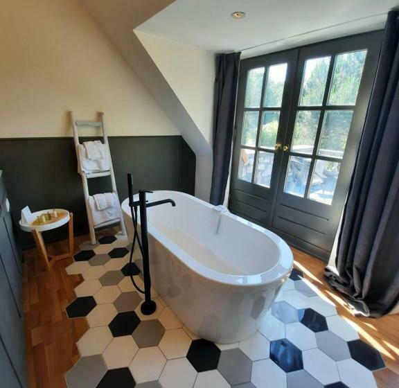 تختخواب و صبحانه La Bergerie De Lives