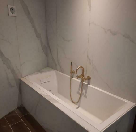 تختخواب و صبحانه La Bergerie De Lives