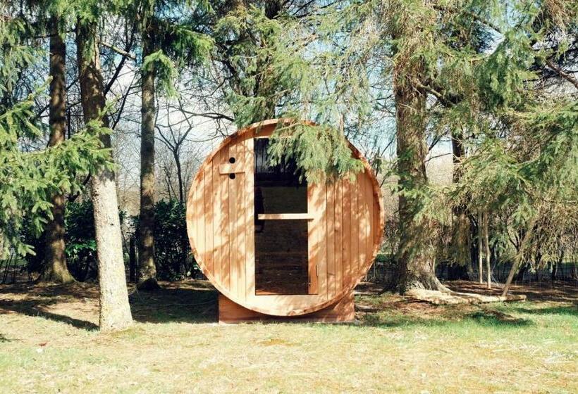 تختخواب و صبحانه La Bergerie De Lives