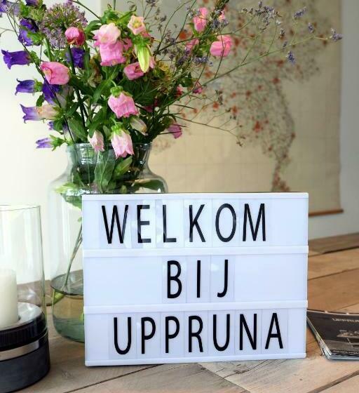 민박 Slapen Bij Uppruna