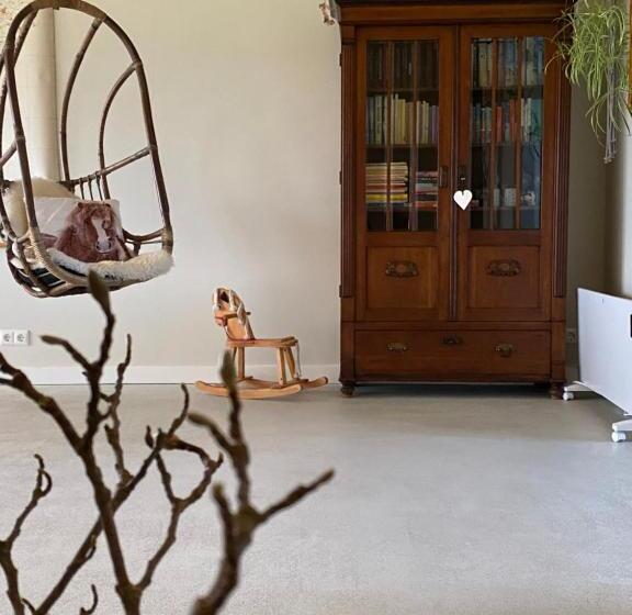 민박 Slapen Bij Uppruna