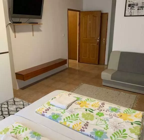 تختخواب و صبحانه White House Klagenfurt