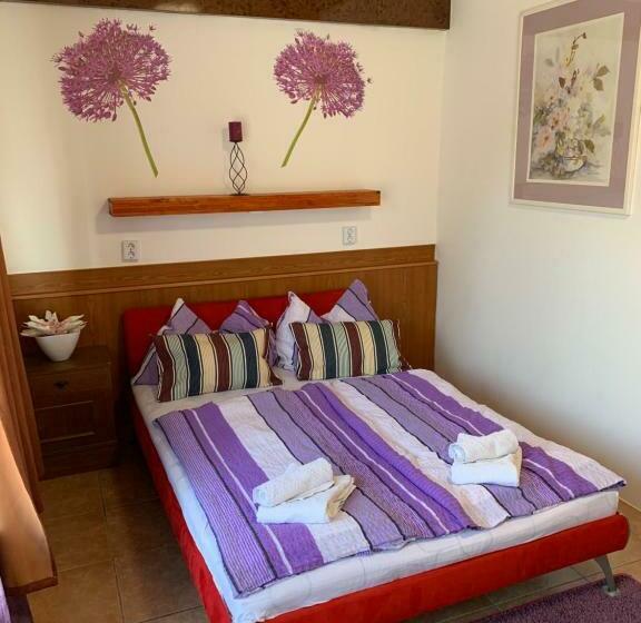 住宿加早餐  White House Klagenfurt