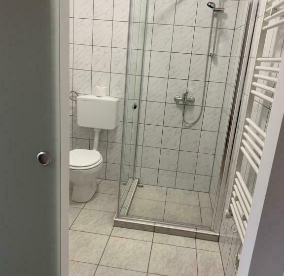 住宿加早餐  White House Klagenfurt