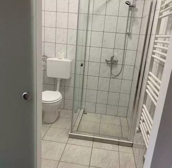 تختخواب و صبحانه White House Klagenfurt