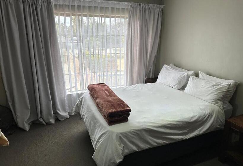 פנסיון Favour Guest House