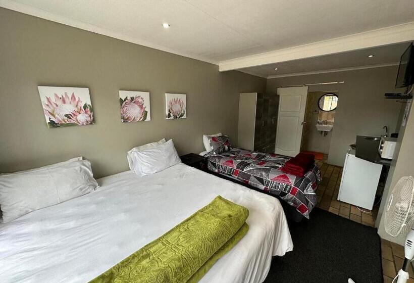 פנסיון Favour Guest House