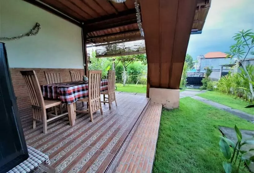 ペンション Telagamas Guest House