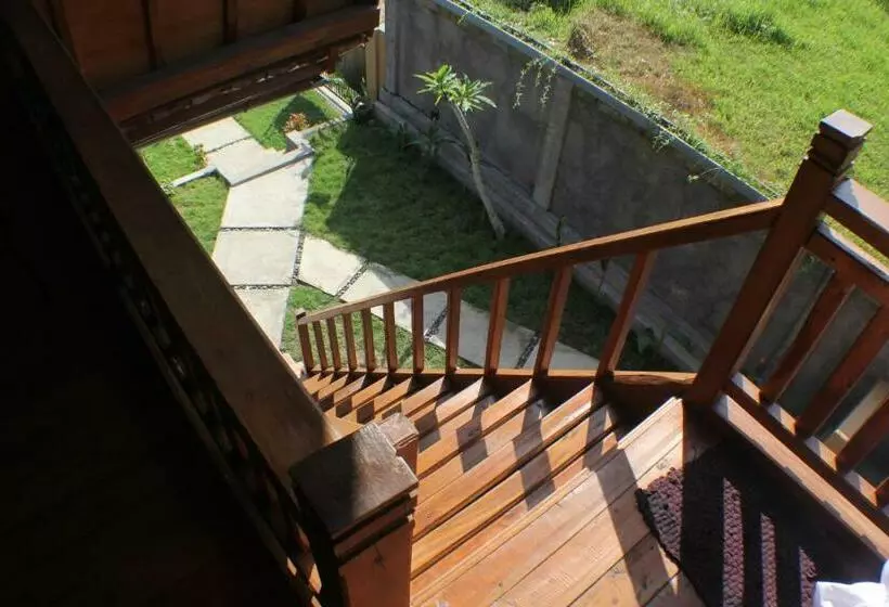 ペンション Telagamas Guest House