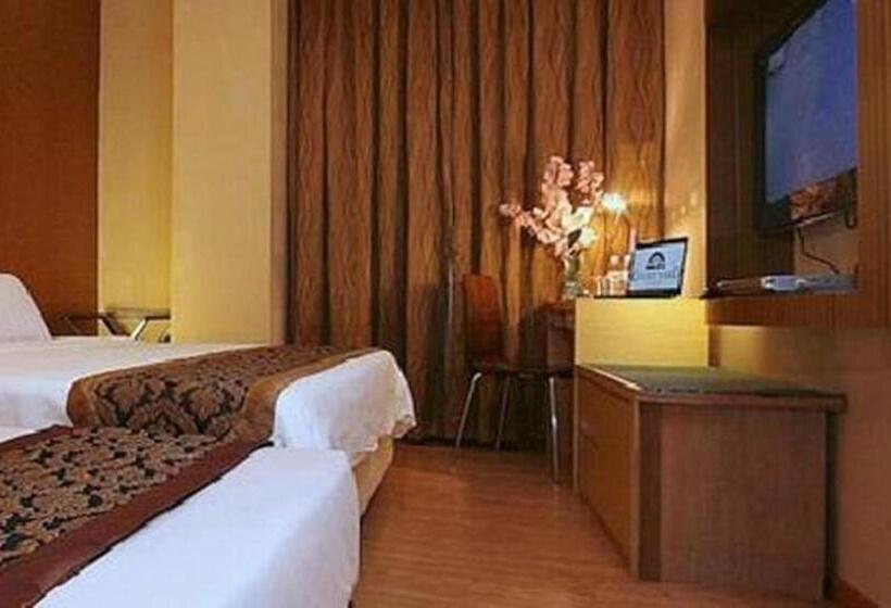 Courtyard Hotel @ 1borneo