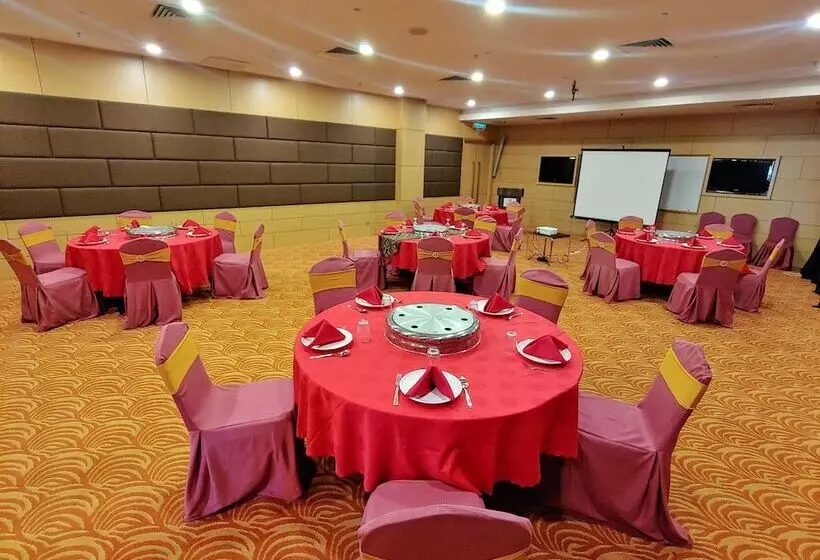 Courtyard Hotel @ 1borneo