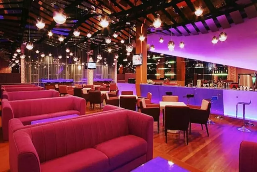 Courtyard Hotel @ 1borneo